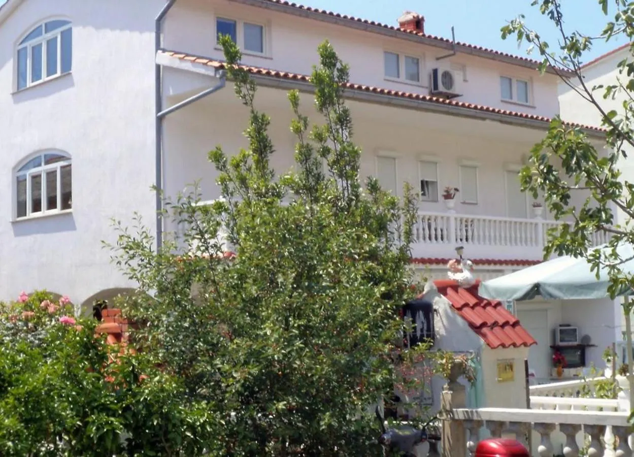 Rab Oasis Retreat - 3 Bedroom Apartment Palit