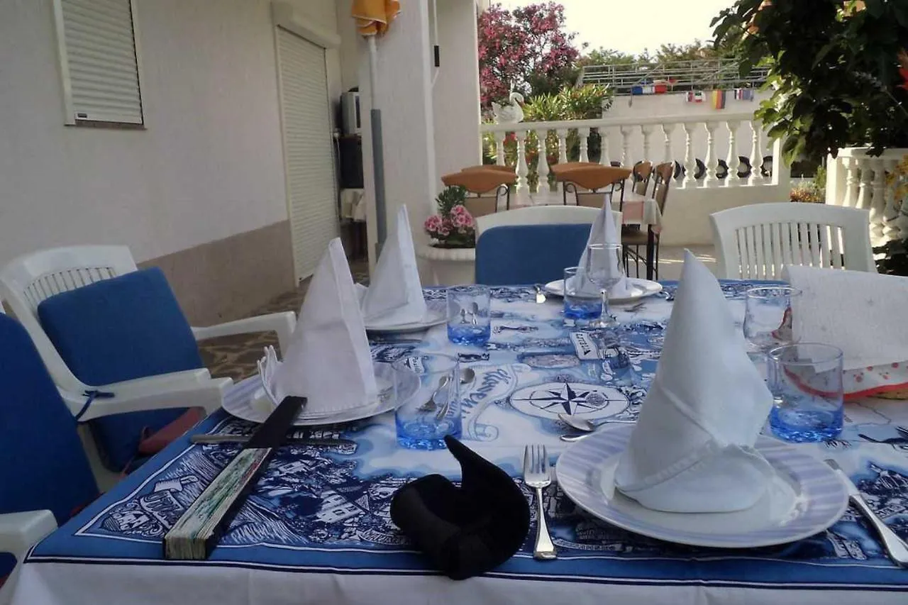 Rab Oasis Retreat - 3 Bedroom Apartment Palit